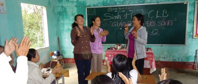 Het koppelen van gemeenschap en school via ‘onderwijs en leven’-clubs in Vietnam