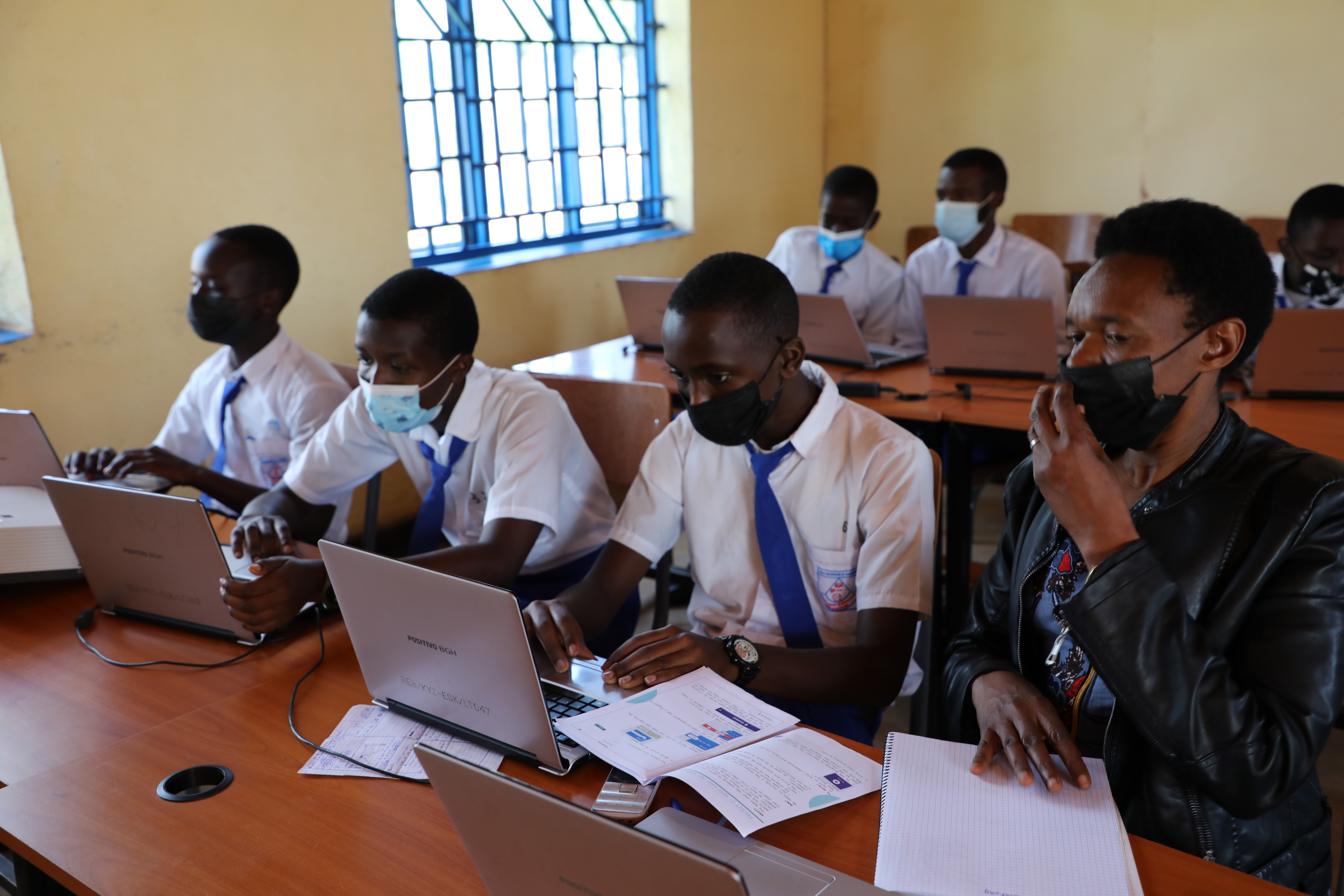 Emerance Umutoni: Girls Empowering Each Other to Code for Good | VVOB